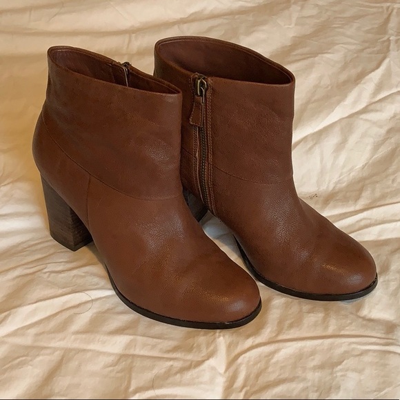 Like New - Cole Haan Women's Cassidy Bootie – Sequoia Brown – Size 5 - Picture 1 of 4